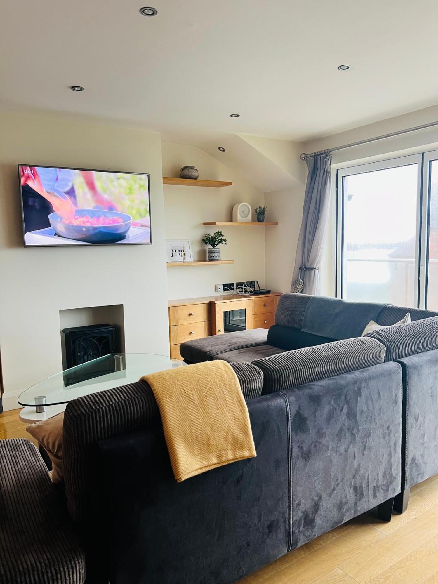 Penthouse Apartment - Town Centre, Sea Views, Secure Parking Portrush Extérieur photo